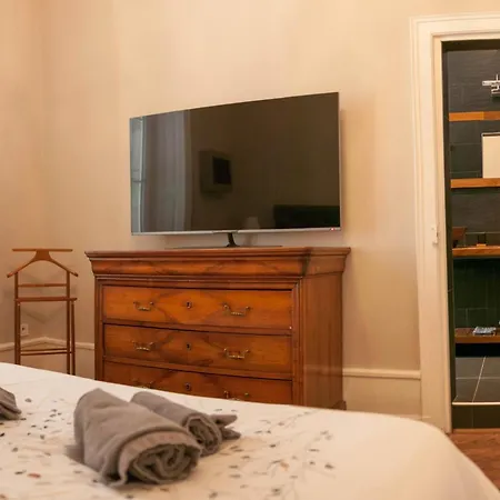 Centre-ville 117m2 - Grande Terrasse - 2 - 2 Grand Lits - 1 Canape Lit * Aurillac